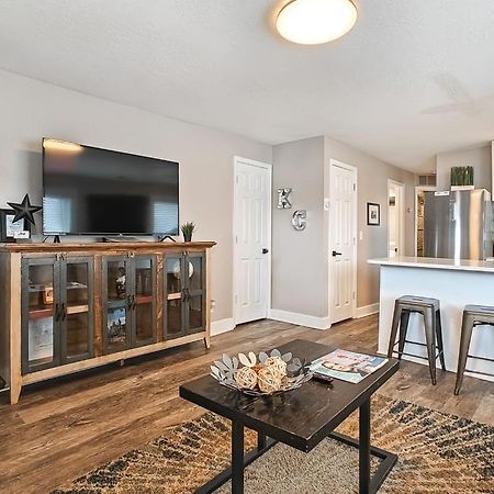 Heart Of Westport 1Br Villa แคนซัสซิตี ภายนอก รูปภาพ