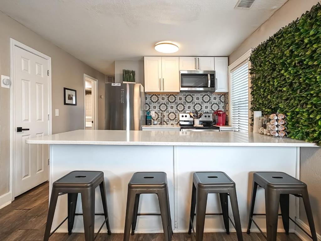 Heart Of Westport 1Br Villa แคนซัสซิตี ภายนอก รูปภาพ