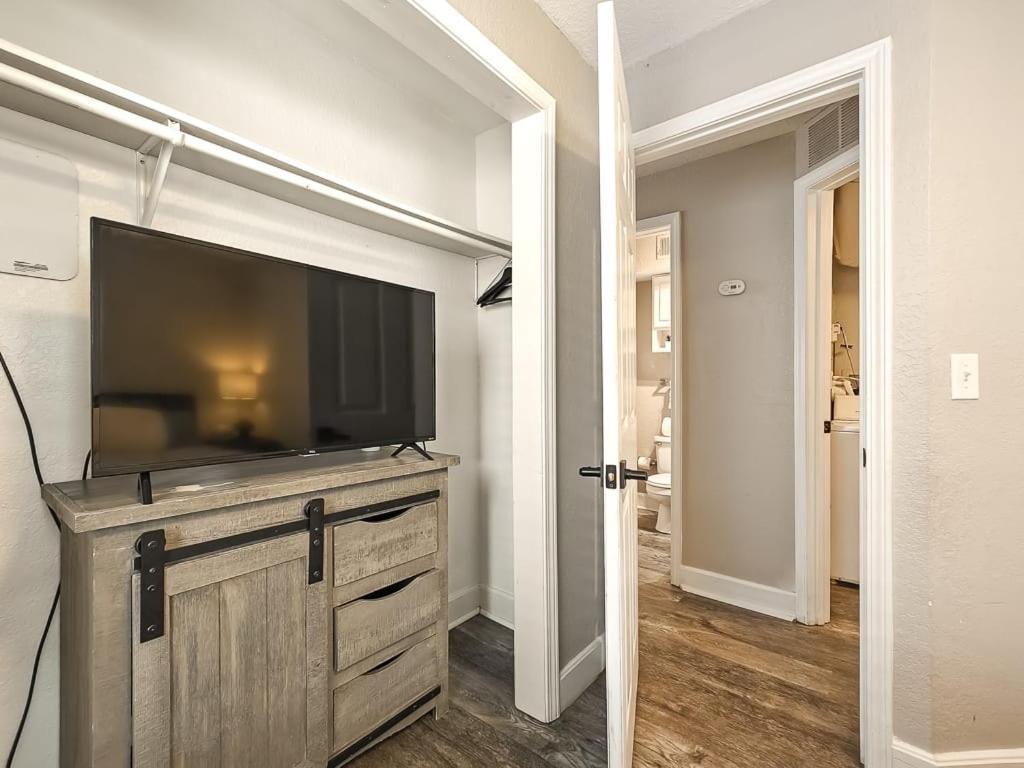 Heart Of Westport 1Br Villa แคนซัสซิตี ภายนอก รูปภาพ